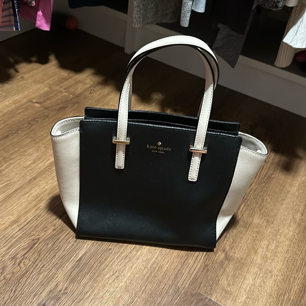 Kate Spade Cedar Street Small Hayden Handbag Purse